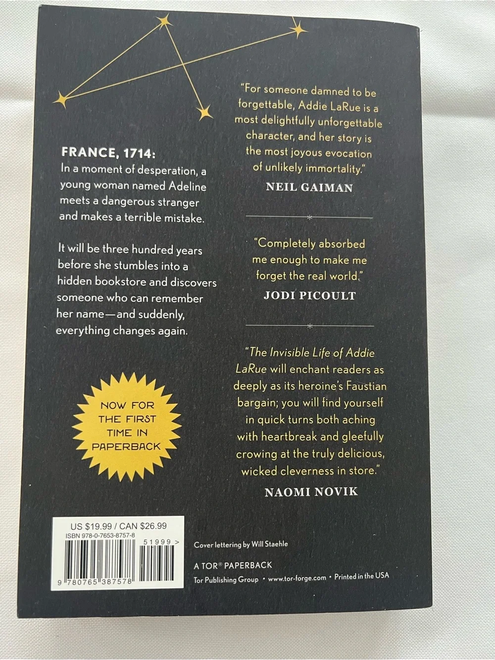 The Invisible Life of Addie LaRue by V.E Schwab Paperback